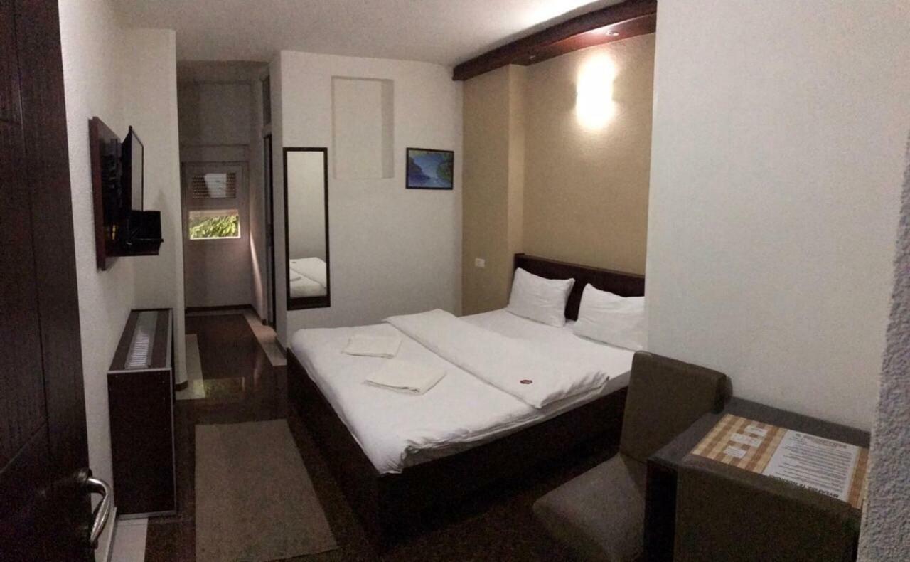 פריזרן Hotel Millenium2 מראה חיצוני תמונה